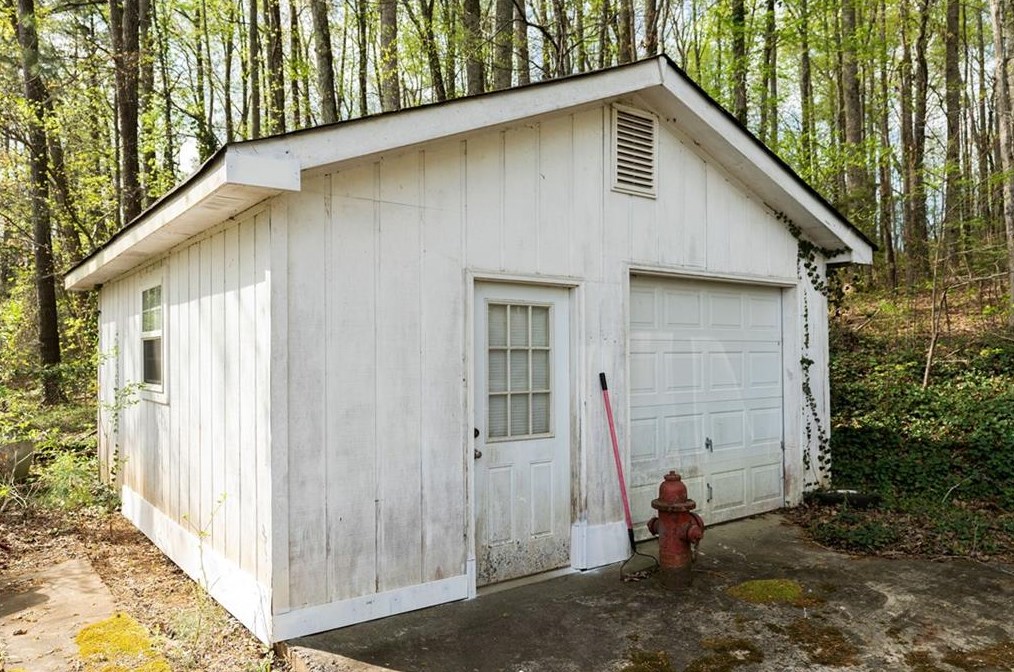 8111 Dallas Acworth Hwy, Dallas GA 30132-7936 exterior