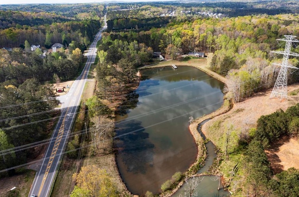 8111 Dallas Acworth Hwy, Dallas GA 30132-7936 exterior