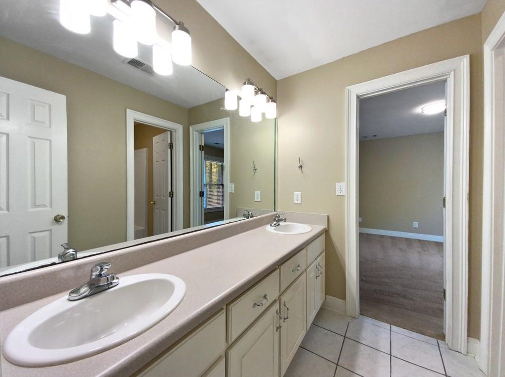 5276 Hickory Walk Ter, Conyers GA  exterior