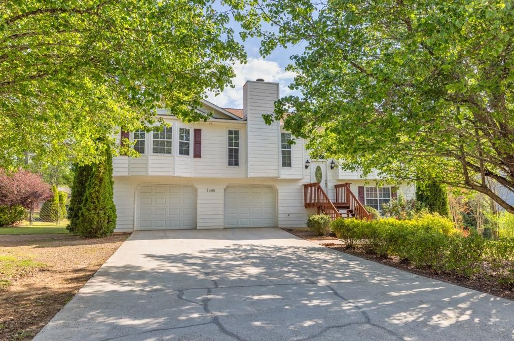 1495 Chalet Cir, Lawrenceville GA  30043-6902 exterior