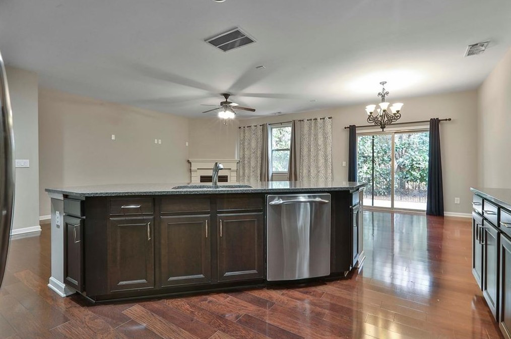 1568 Lenox Overlook Rd, Atlanta GA  30329-1528 exterior