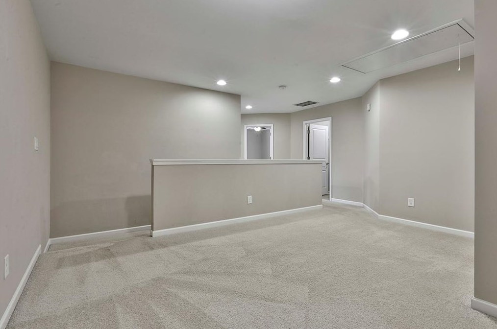 1568 Lenox Overlook Rd, Atlanta GA  30329-1528 exterior