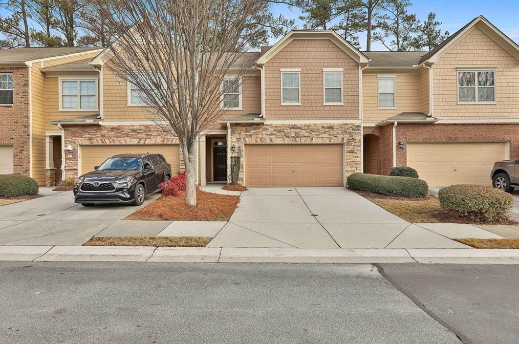 1568 Lenox Overlook Rd, Atlanta GA  30329-1528 exterior