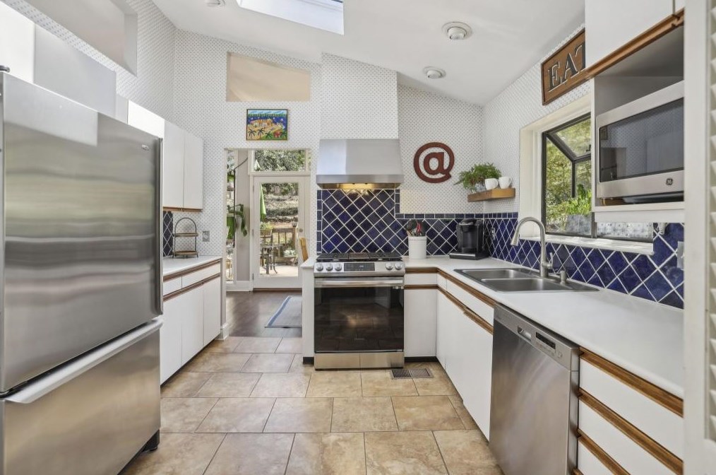 2123 Abby Ln, Atlanta GA  30345-3516 exterior