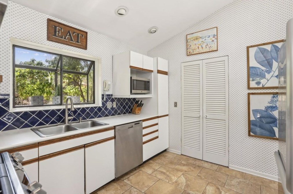 2123 Abby Ln, Atlanta GA  30345-3516 exterior