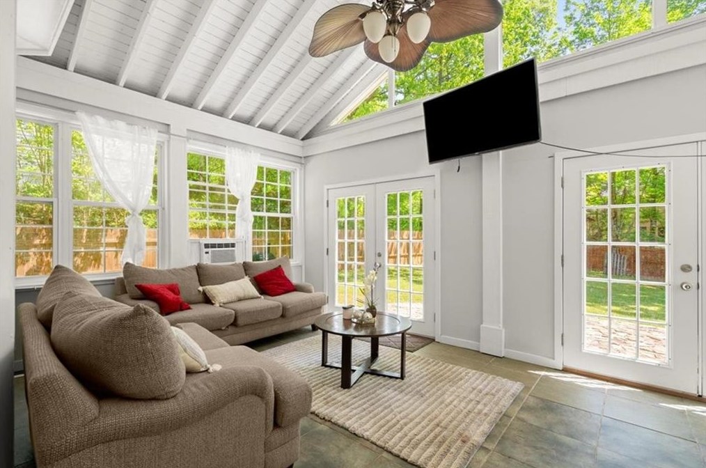 3905 Piper Glen Dr, Buford GA  30519-3987 exterior