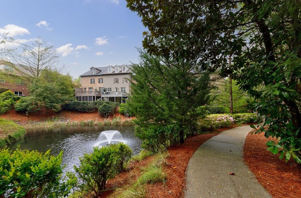 308 Nottaway Ln, Alpharetta GA 30009-2287 exterior