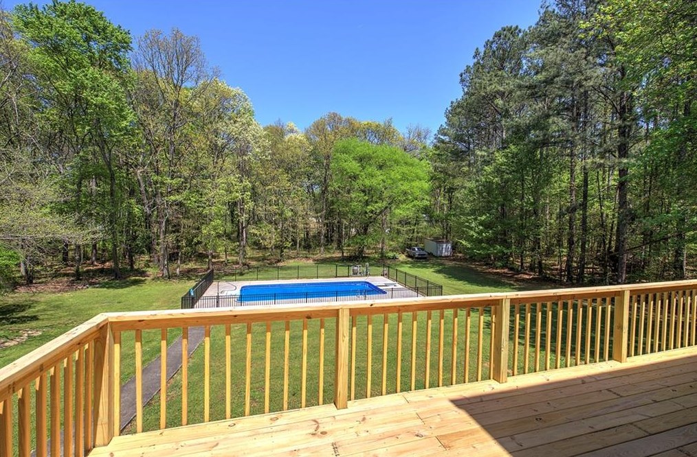 4134 Dews Pond Rd, Calhoun GA  30701-4337 exterior