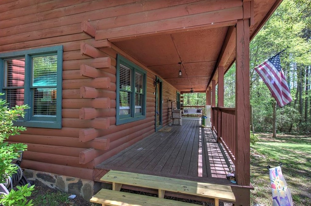 4134 Dews Pond Rd, Calhoun GA  30701-4337 exterior