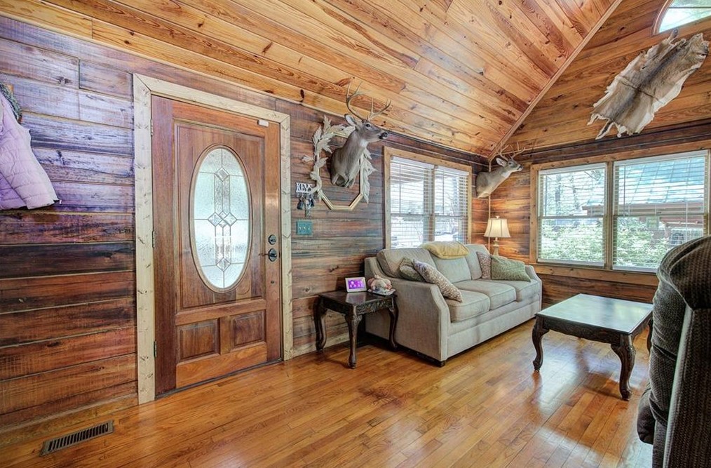 4134 Dews Pond Rd, Calhoun GA  30701-4337 exterior