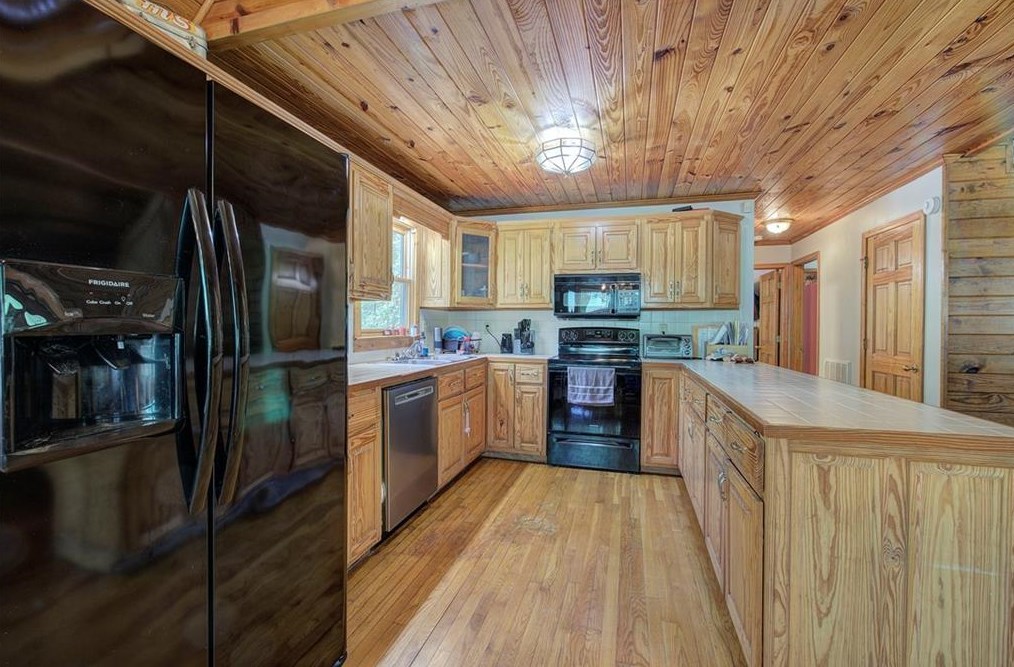 4134 Dews Pond Rd, Calhoun GA  30701-4337 exterior