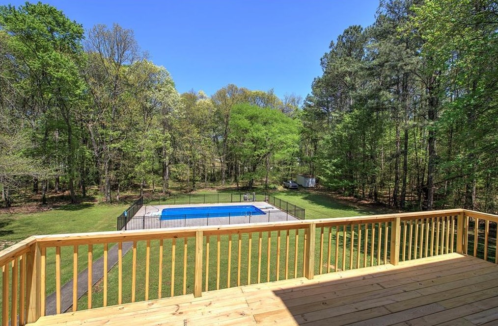 4134 Dews Pond Rd, Calhoun GA  30701-4337 exterior