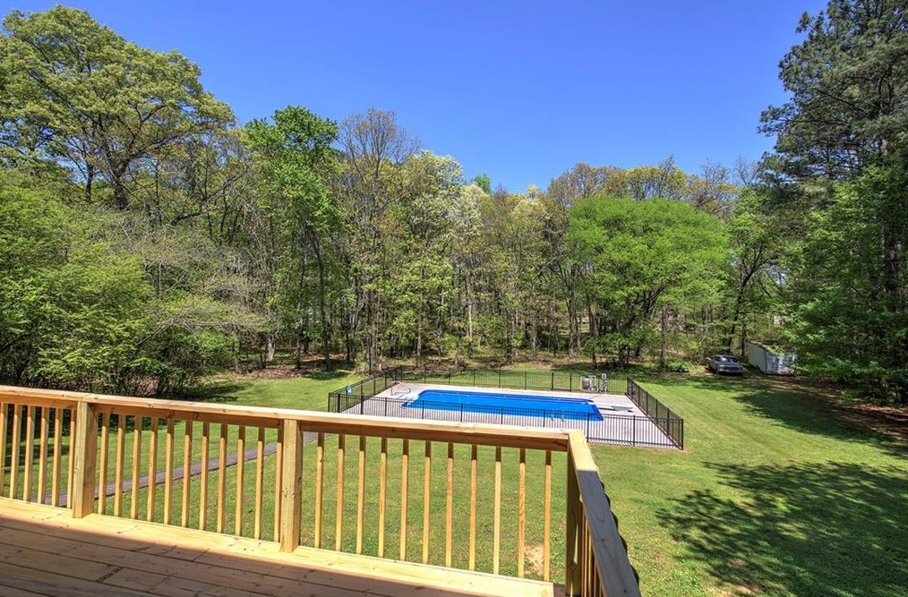 4134 Dews Pond Rd, Calhoun GA  30701-4337 exterior