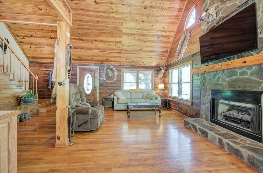 4134 Dews Pond Rd, Calhoun GA  30701-4337 exterior