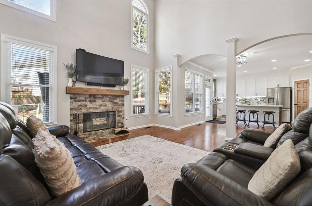 4028 Windgrove Xing, Suwanee GA  30024-7099 exterior