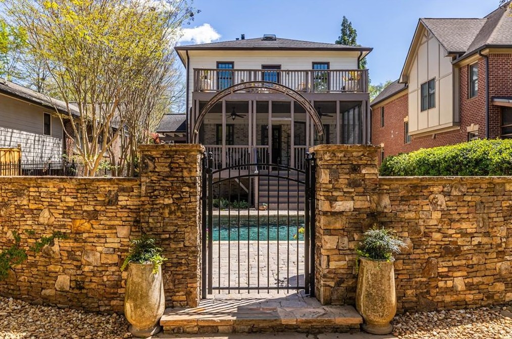 261 Second Ave, Decatur GA  30030-3551 exterior