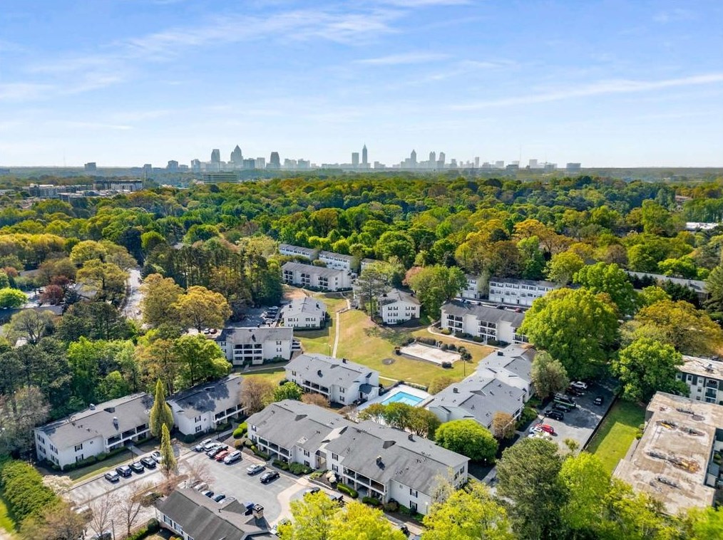 1150 Collier Rd, Atlanta GA  30318-0407 exterior