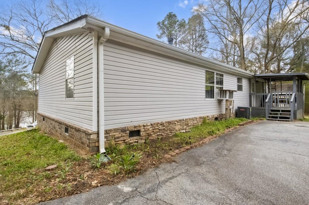 2560 Winding Lake Trl, Conyers GA  30012-2492 exterior