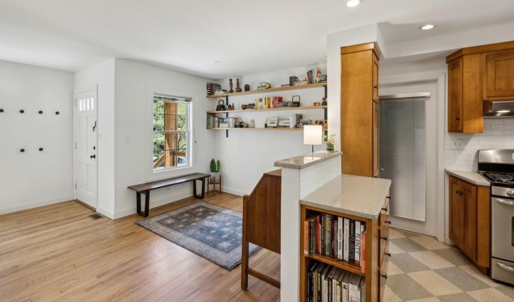 2216 Desmond Dr, Decatur GA  30033-4742 exterior