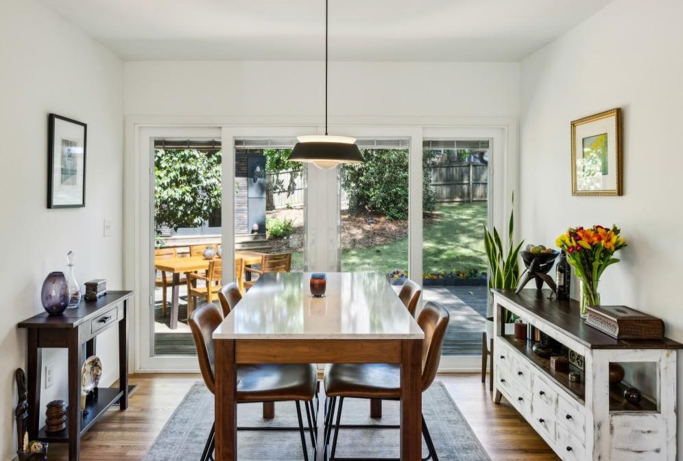 2216 Desmond Dr, Decatur GA  30033-4742 exterior