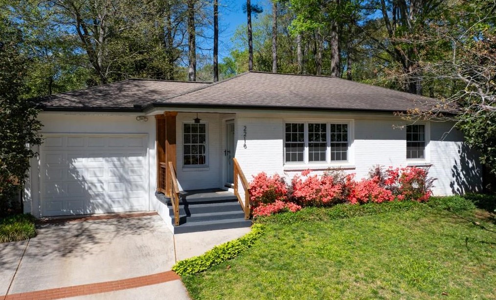 2216 Desmond Dr, Decatur GA  30033-4742 exterior