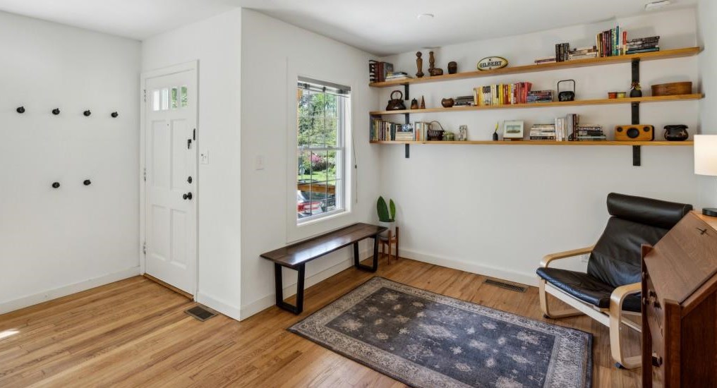 2216 Desmond Dr, Decatur GA  30033-4742 exterior