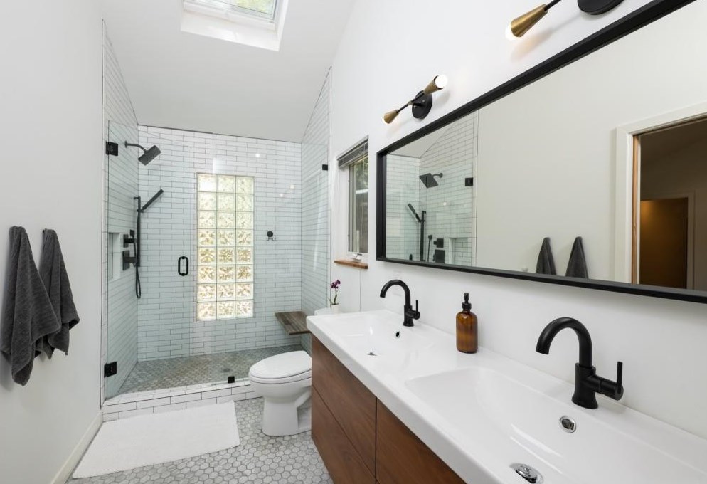 2216 Desmond Dr, Decatur GA  30033-4742 exterior