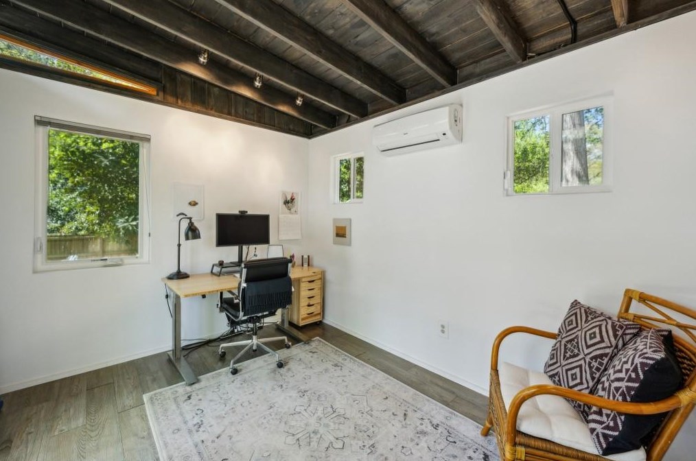 2216 Desmond Dr, Decatur GA  30033-4742 exterior