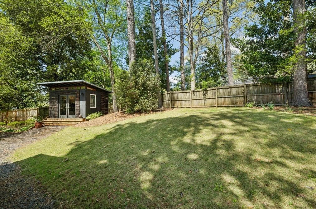 2216 Desmond Dr, Decatur GA  30033-4742 exterior