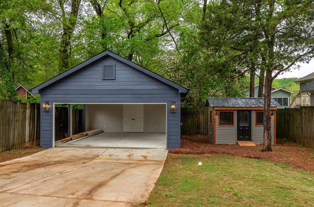 632 Sycamore Dr, Decatur GA  30030-2749 exterior