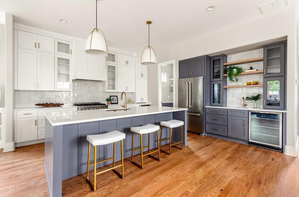 632 Sycamore Dr, Decatur GA  30030-2749 exterior