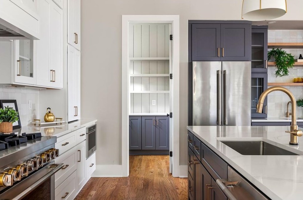 632 Sycamore Dr, Decatur GA  30030-2749 exterior