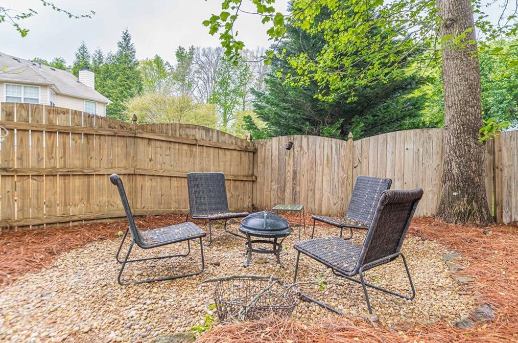 1802 Hidden Springs Walk, Smyrna GA  30082-4252 exterior