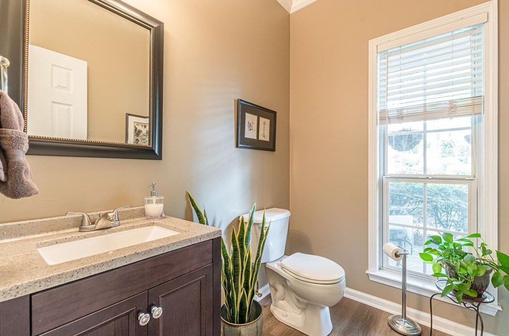 1802 Hidden Springs Walk, Smyrna GA  30082-4252 exterior