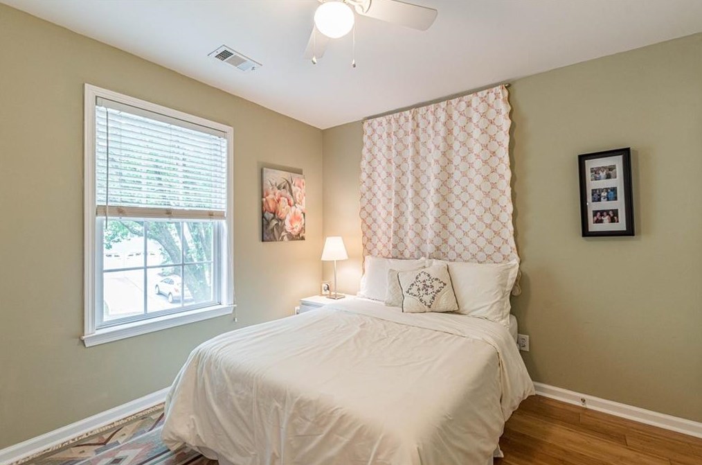 1802 Hidden Springs Walk, Smyrna GA  30082-4252 exterior