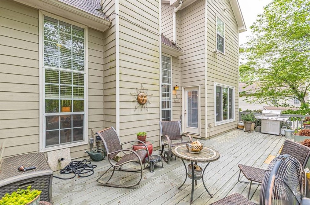 1802 Hidden Springs Walk, Smyrna GA  30082-4252 exterior
