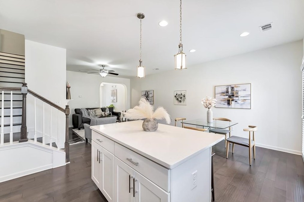 2721 Avanti Way, Decatur GA  30035-4192 exterior