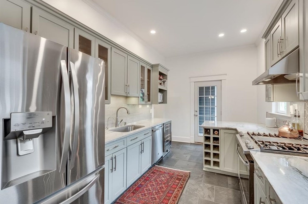 637 Cresthill Ave, Atlanta GA  30306-3639 exterior
