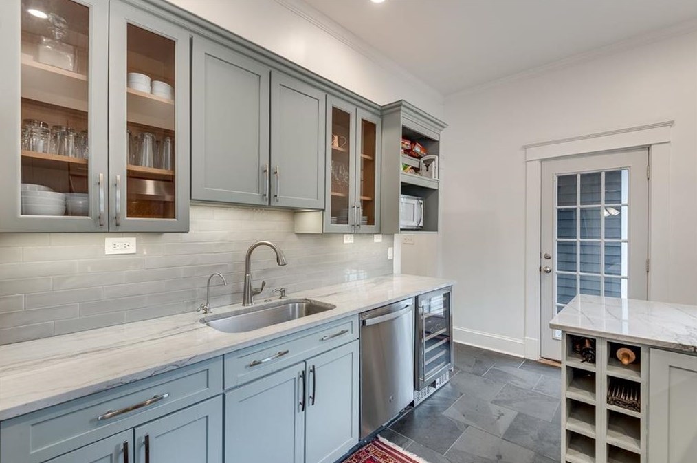 637 Cresthill Ave, Atlanta GA  30306-3639 exterior