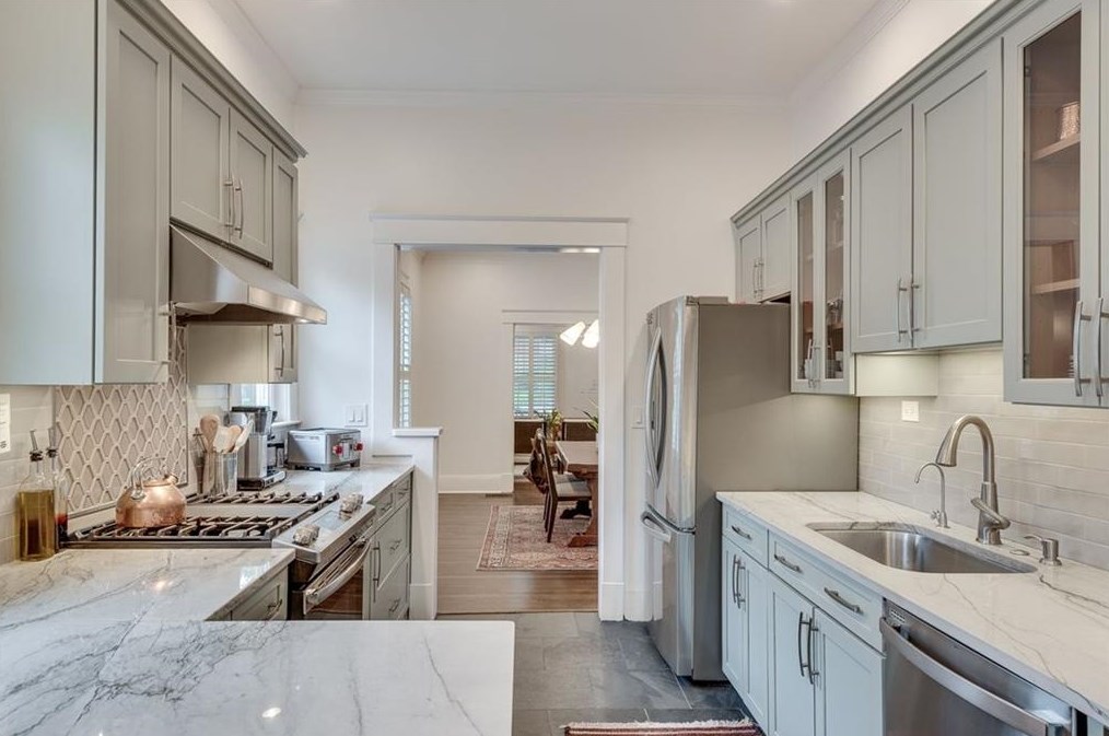 637 Cresthill Ave, Atlanta GA  30306-3639 exterior