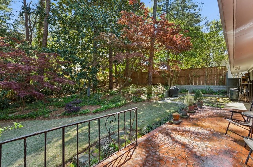 1939 Forest Green Dr, Atlanta GA  30329-2604 exterior