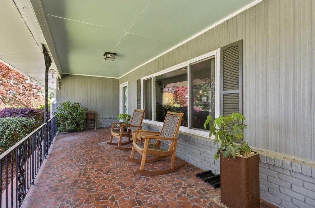 1939 Forest Green Dr, Atlanta GA  30329-2604 exterior
