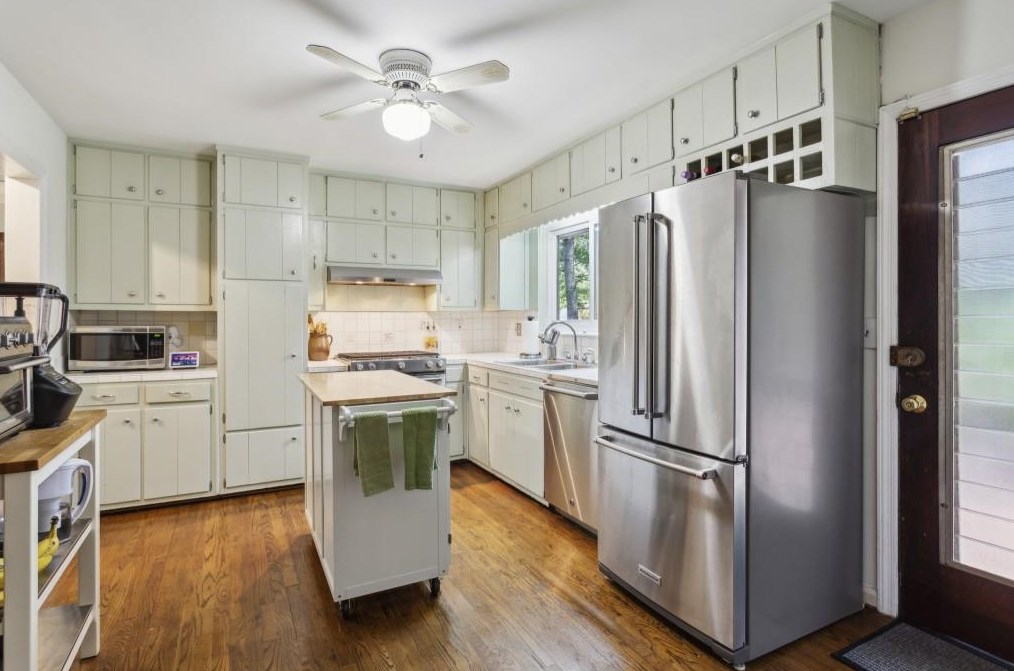 1939 Forest Green Dr, Atlanta GA  30329-2604 exterior