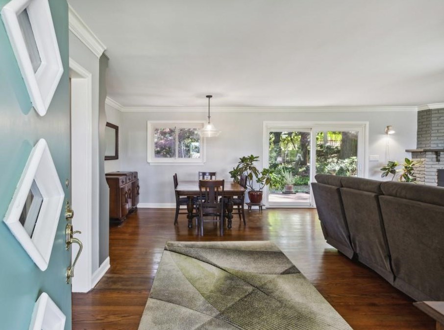 1939 Forest Green Dr, Atlanta GA  30329-2604 exterior
