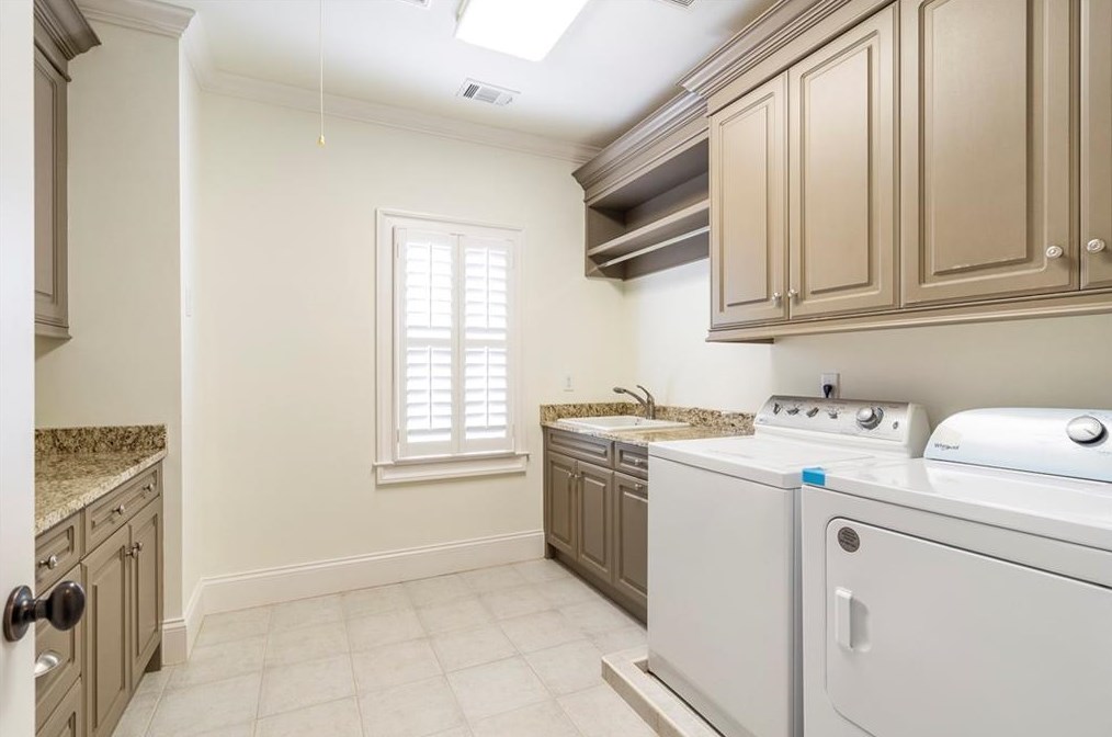 3057 Woodrow Way, Atlanta GA  30319-2707 exterior