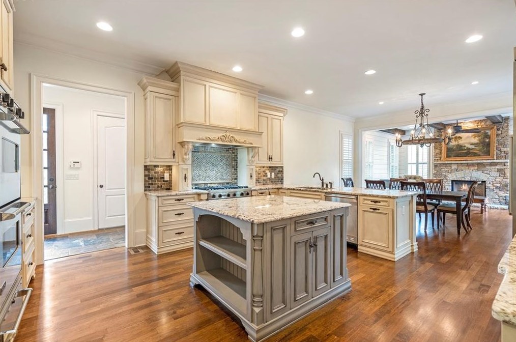 3057 Woodrow Way, Atlanta GA  30319-2707 exterior