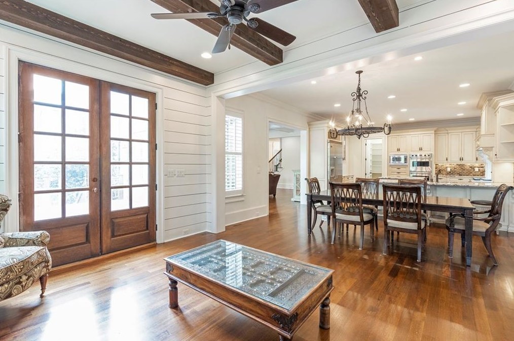 3057 Woodrow Way, Atlanta GA  30319-2707 exterior