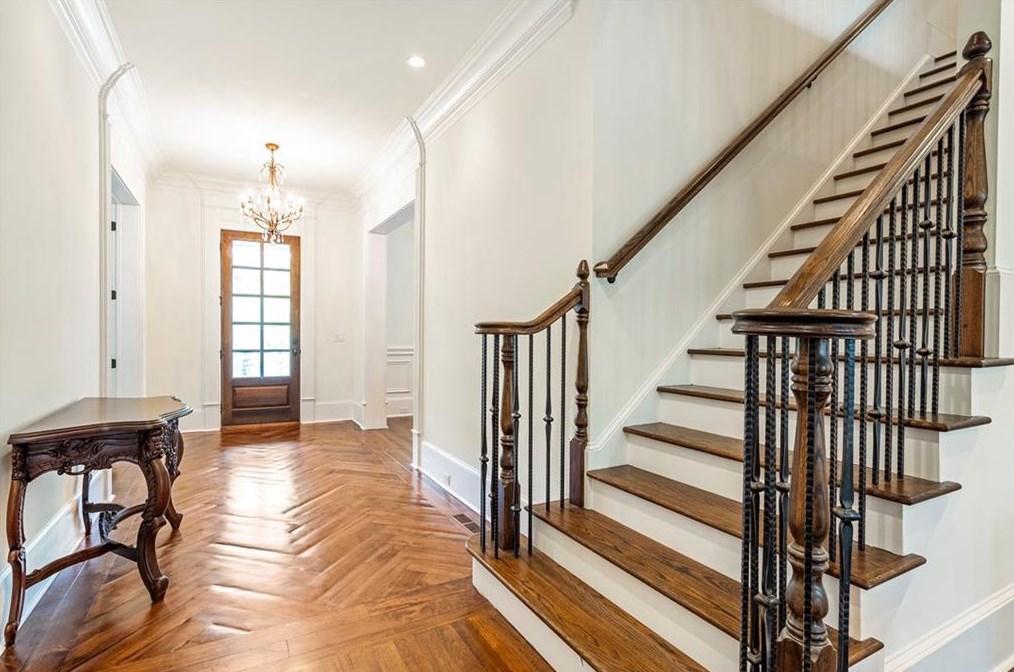 3057 Woodrow Way, Atlanta GA  30319-2707 exterior