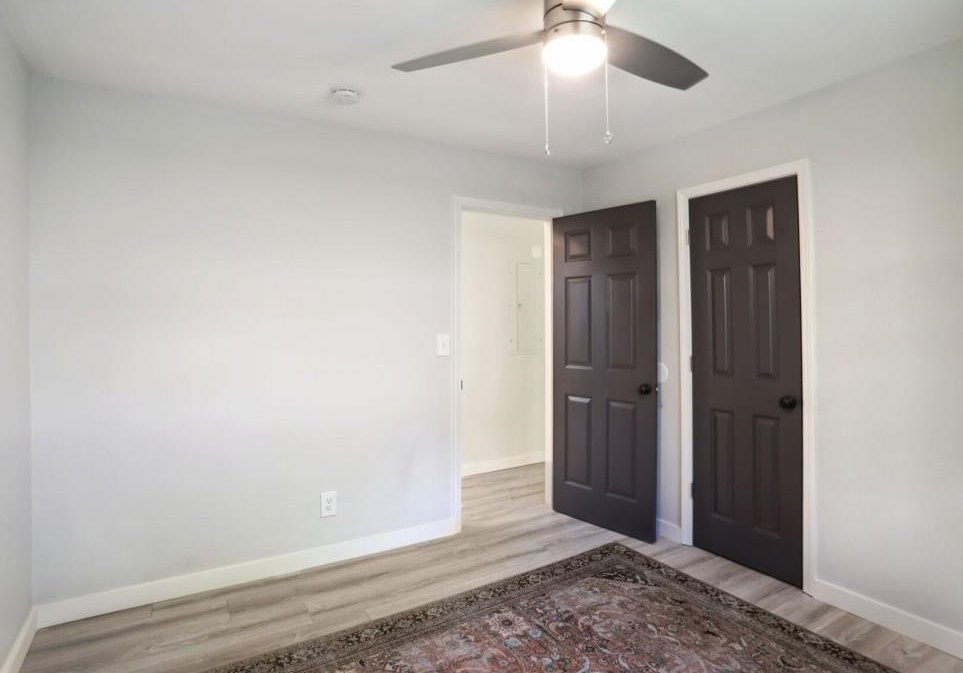 547 Elbridge Dr, Atlanta GA  30318-8137 exterior