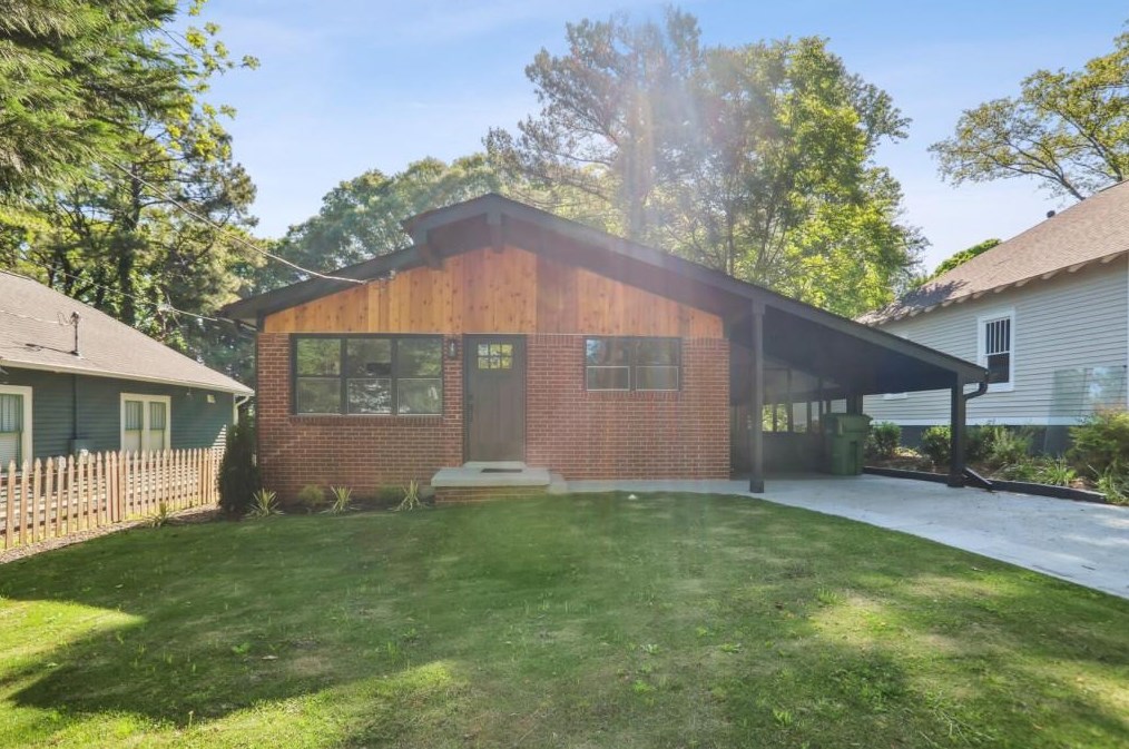547 Elbridge Dr, Atlanta GA  30318-8137 exterior